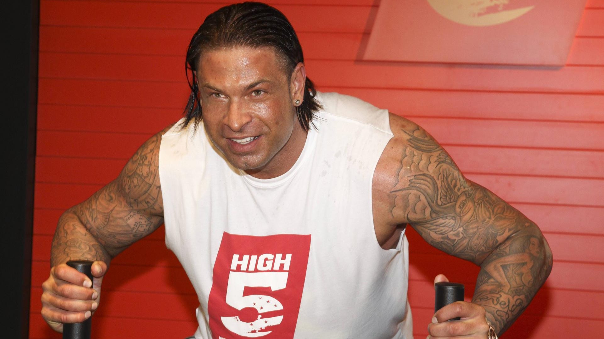 Steigt bald als Wrestler in den Ring: Ex-Nationalkeeper Tim Wiese. Steigt bald als Wrestler in den Ring: Ex-Nationalkeeper Tim Wiese.