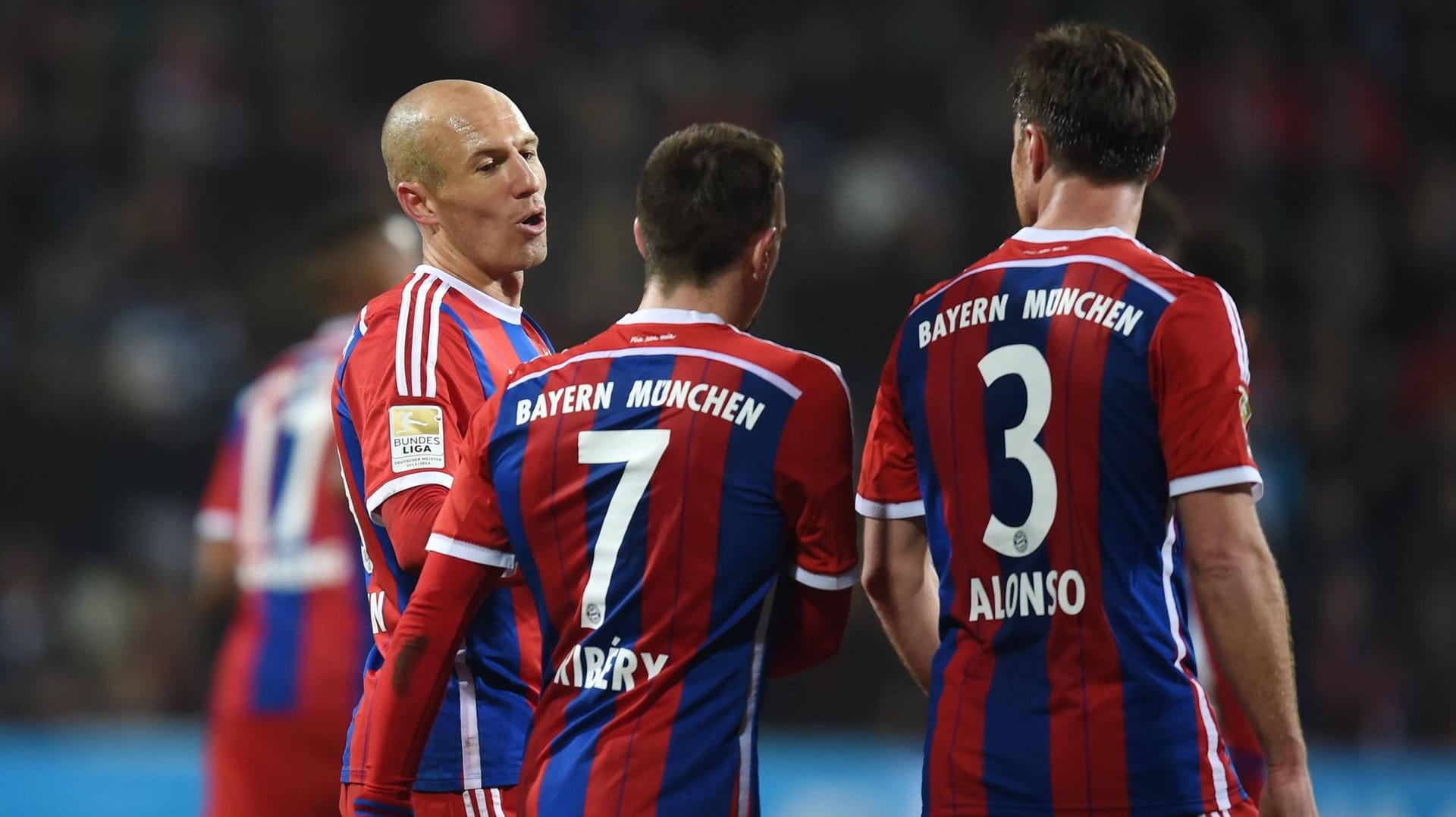Dürfen auf neue Verträge hoffen: Die Bayern-Routiniers Arjen Robben, Franck Ribery und Xabi Alonso (v.li.n.re). Dürfen auf neue Verträge hoffen: Die Bayern-Routiniers Arjen Robben, Franck Ribery und Xabi Alonso (v.li.n.re).