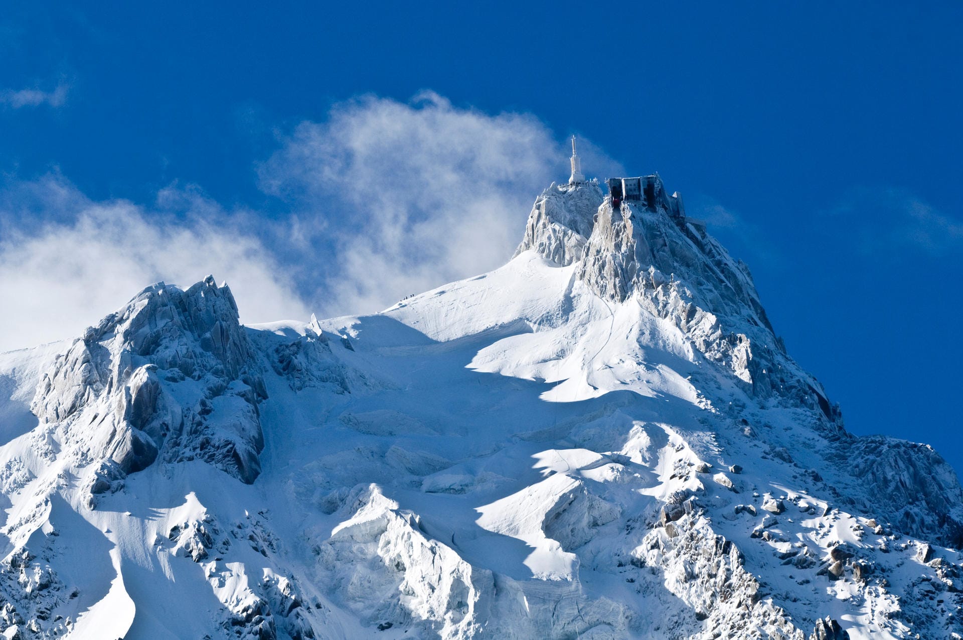 Sturmumtost: Die Bergstation am Aiguille du Midi liegt auf 3842 Metern.