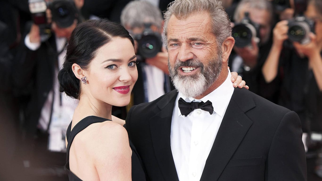Mel Gibson und seine Freundin Rosalind Ross erwarten ihr erstes gemeinsames Kind.