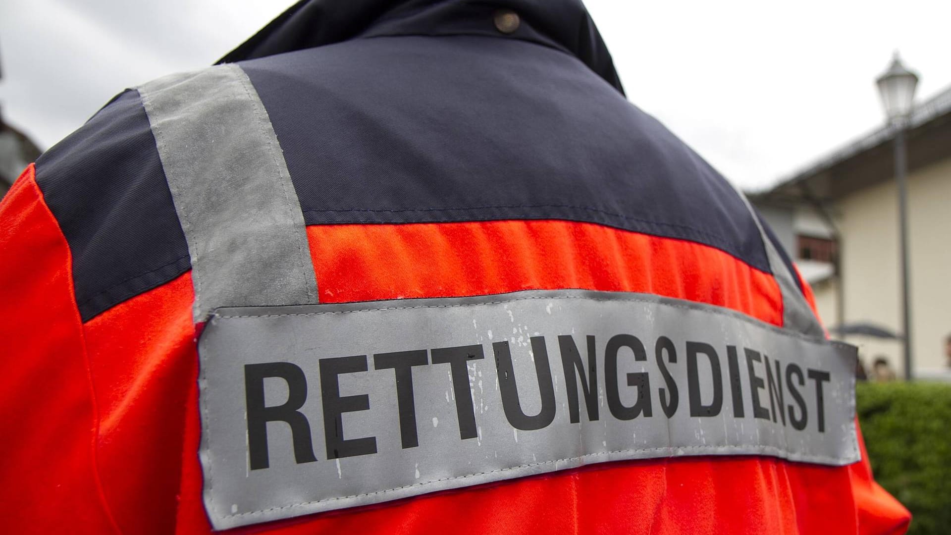 Ein mit Cannabis-Öl angereicherter Schokoladenkuchen hat in Mecklenburg-Vorpommern einen Rettungseinsatz ausgelöst. Ein mit Cannabis-Öl angereicherter Schokoladenkuchen hat in Mecklenburg-Vorpommern einen Rettungseinsatz ausgelöst.