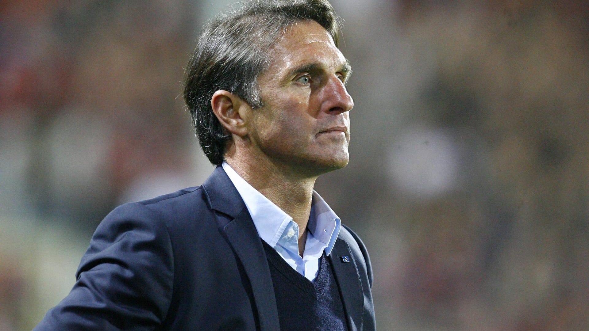 Trainer Bruno Labbadia steht mit dem HSV auf Rang 16.
