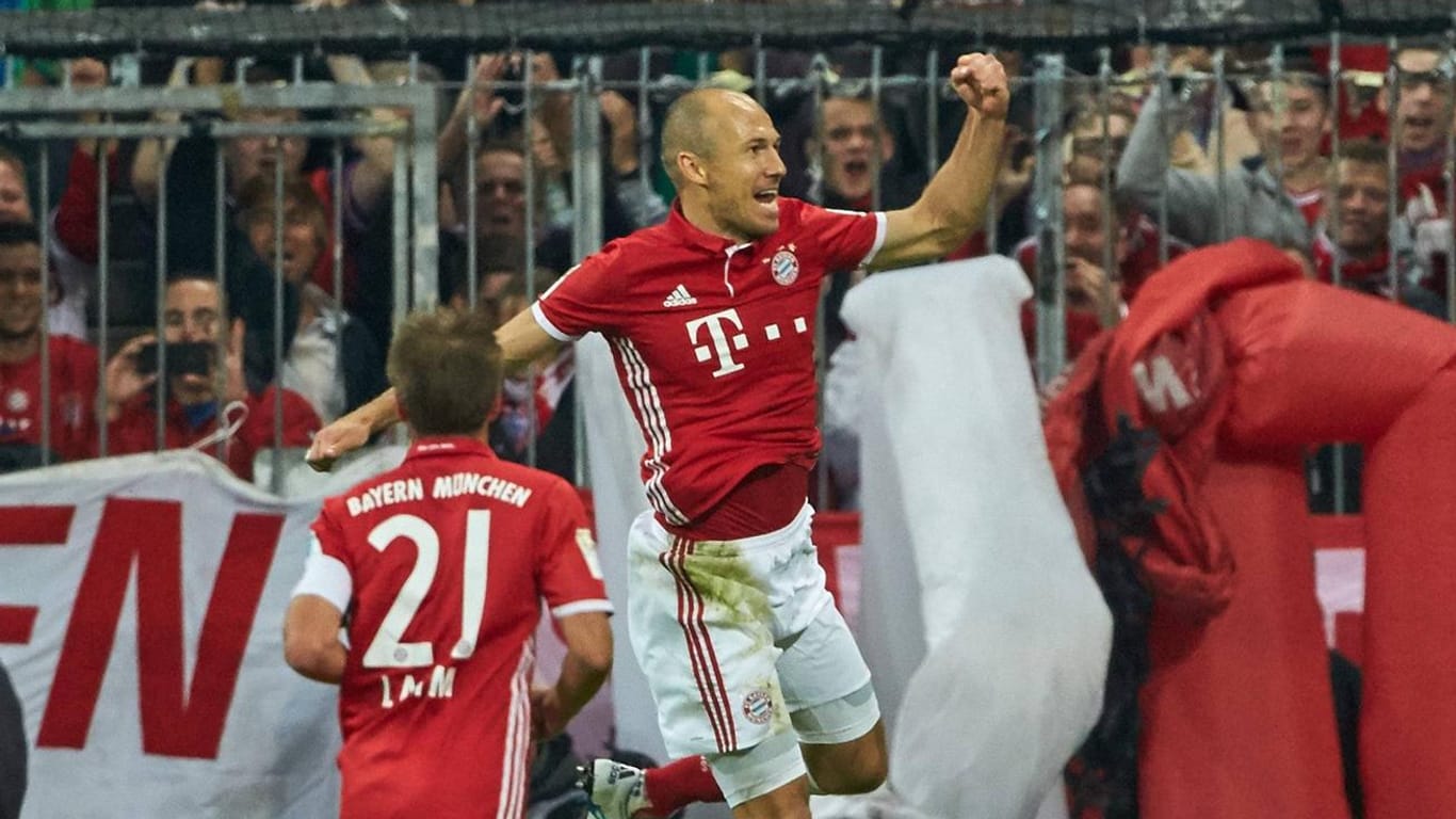 Freudensprung: Arjen Robben feiert seinen Treffer beim Comeback für den FC Bayern.