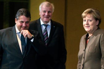 Gabriel, Seehofer und Merkel wollen auf der Suche nach einer Gauck-Nachfolge gemeinsame Sache machen.