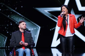 Ricco und Klaudia singen in der RTL-Show "Das Supertalen" den Lara-Fabian-Song "Je t'aime".