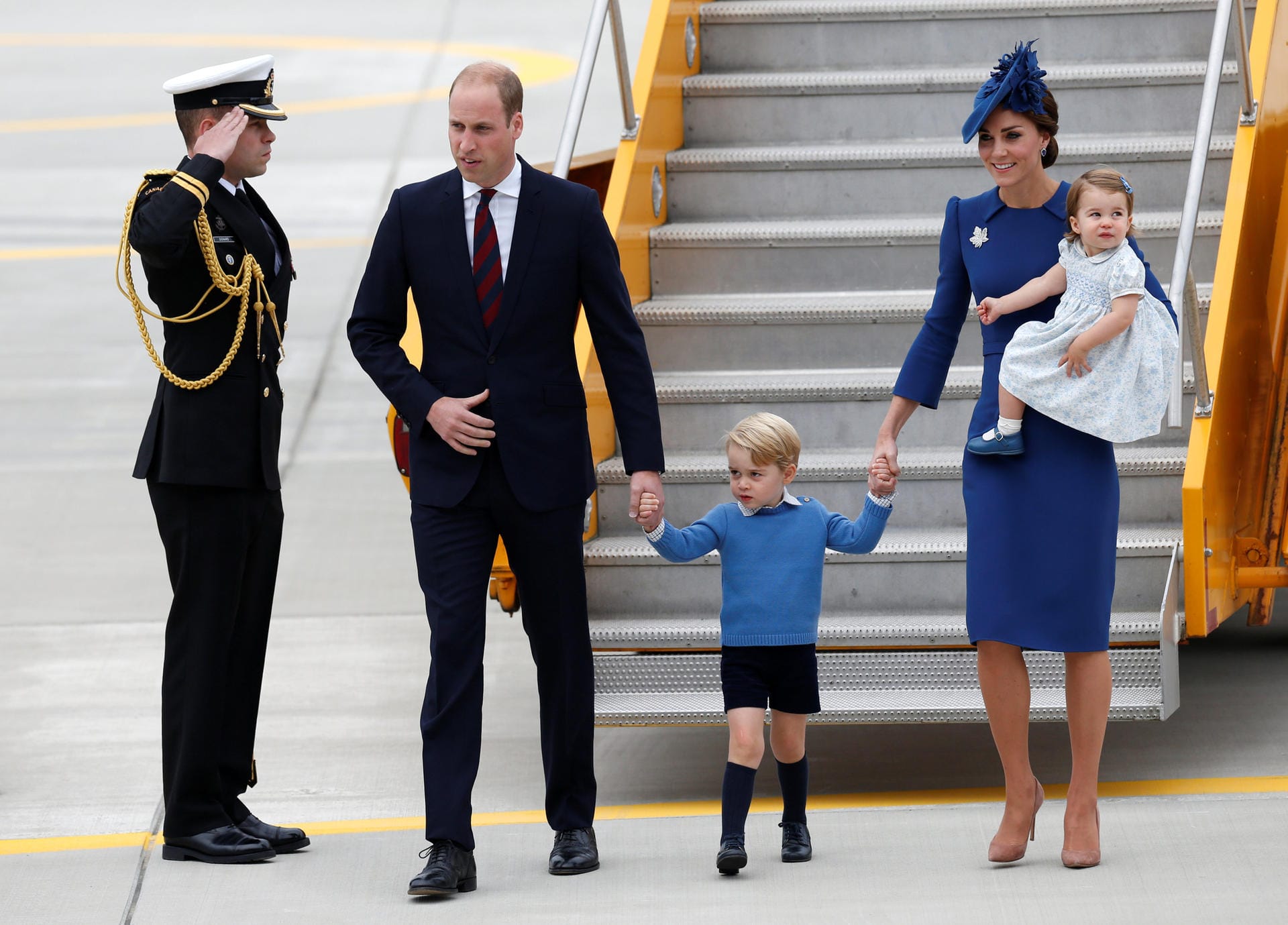 Am 24. September 2016 landen Prinz William, Herzogin Kate und die Kinder George und Charlotte auf dem Flughafen von Victoria. Die Königsfamilie bleibt für acht Tage in Kanada.