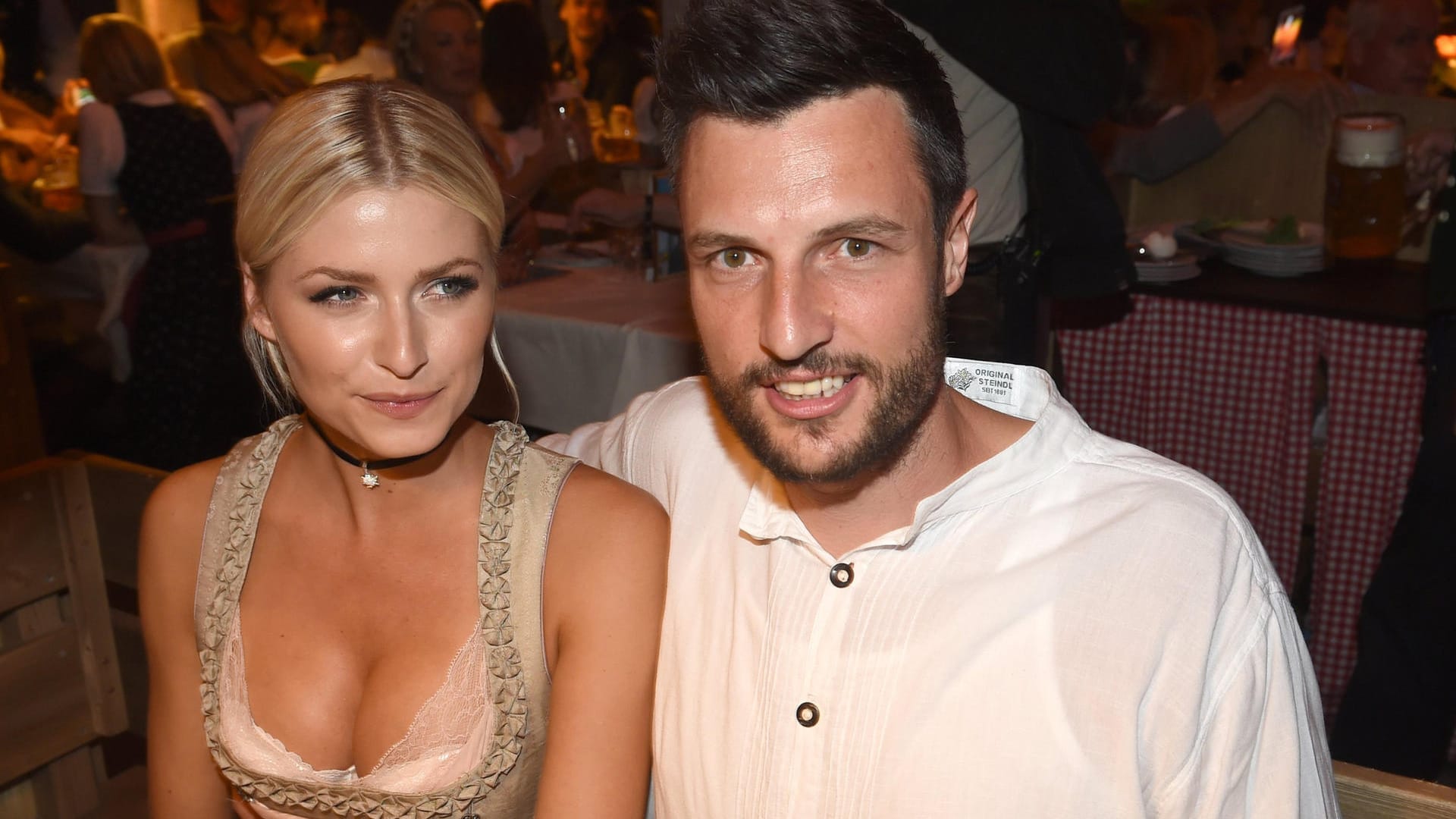 Model Lena Gercke zeigte sich auf dem Oktoberfest erstmals öffentlich mit ihrem Freund Kilian Müller-Wohlfahrt.