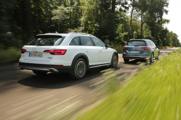 Radläufe und Schürzen des Allroad bietet Audi wahlweise in Grau oder in Wagenfarbe lackiert an.