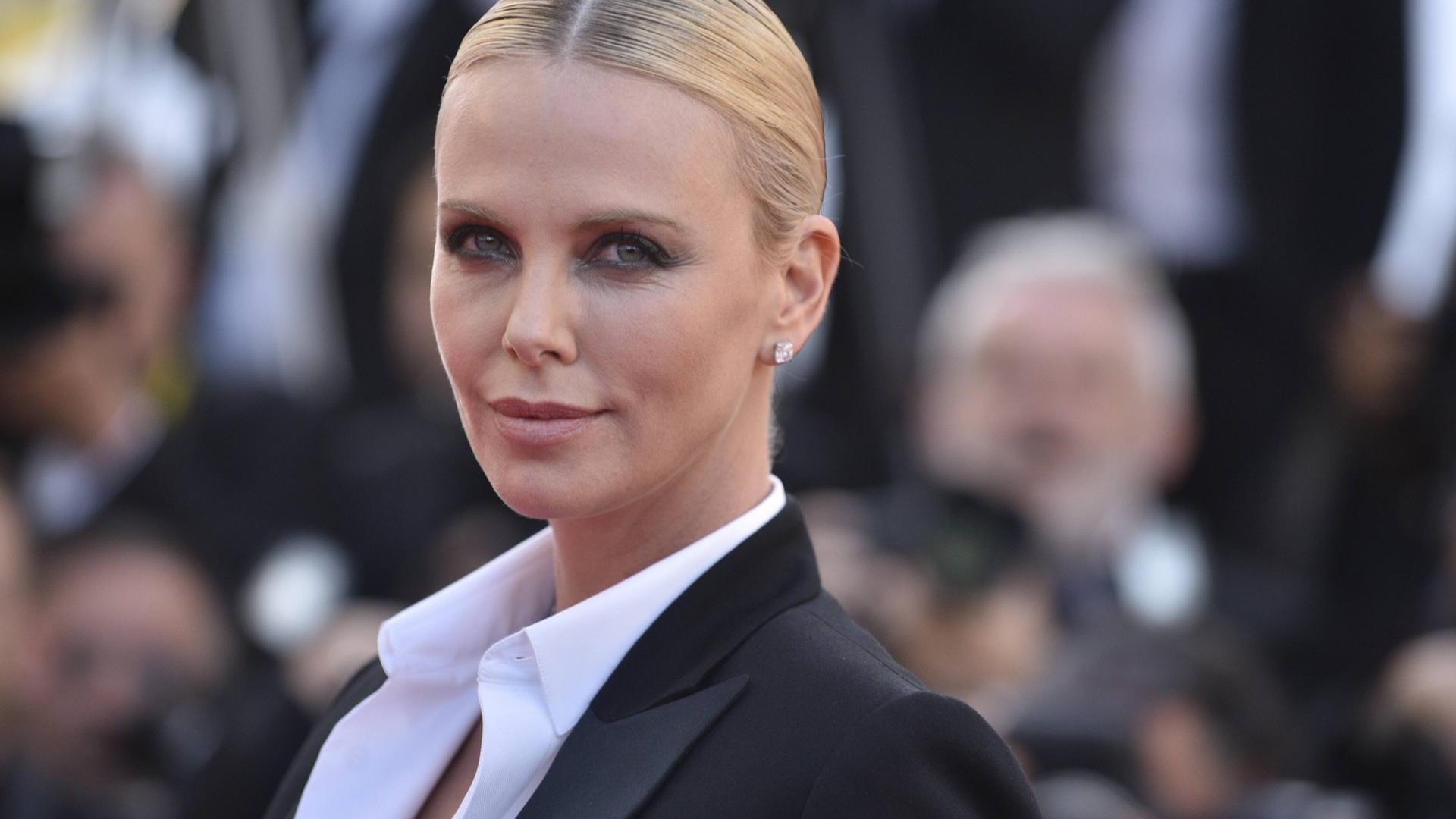 Im Mai zeigte sich Charlize Theron noch von ihrer zierlichen Seite.