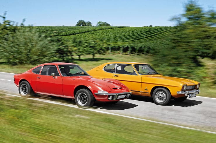 Ford Capri und Opel GT, sie spiegeln den Zeitgeist der 70er Jahre wider. Wir haben getestet welches Flower-Power Coupé die bessere Wahl ist...