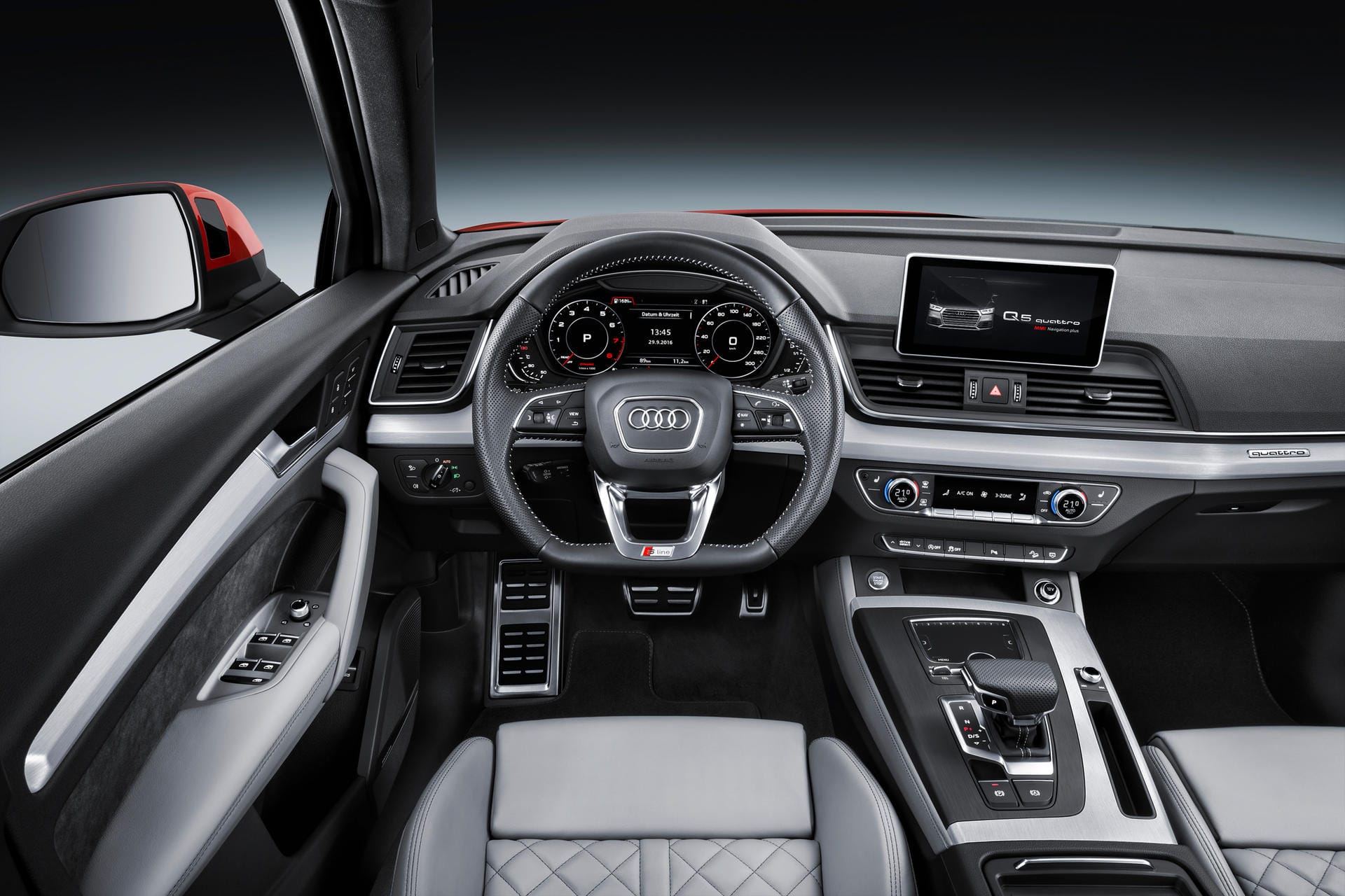 Blick ins Audi-typische Cockpit des Q5.