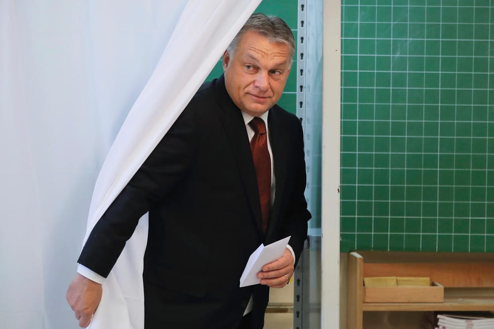 Der ungarische Ministerpräsident Viktor Orban war einer von nur rund 45 Prozent der Wahlberechtigten, die bei dem Referendum abstimmten.