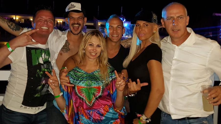 Prinz Marcus von Anhalt, Ben Tewaag, Dolly Dollar, Frank Stäbler, Natascha Ochsenknecht und Mario Basler auf Ibiza.