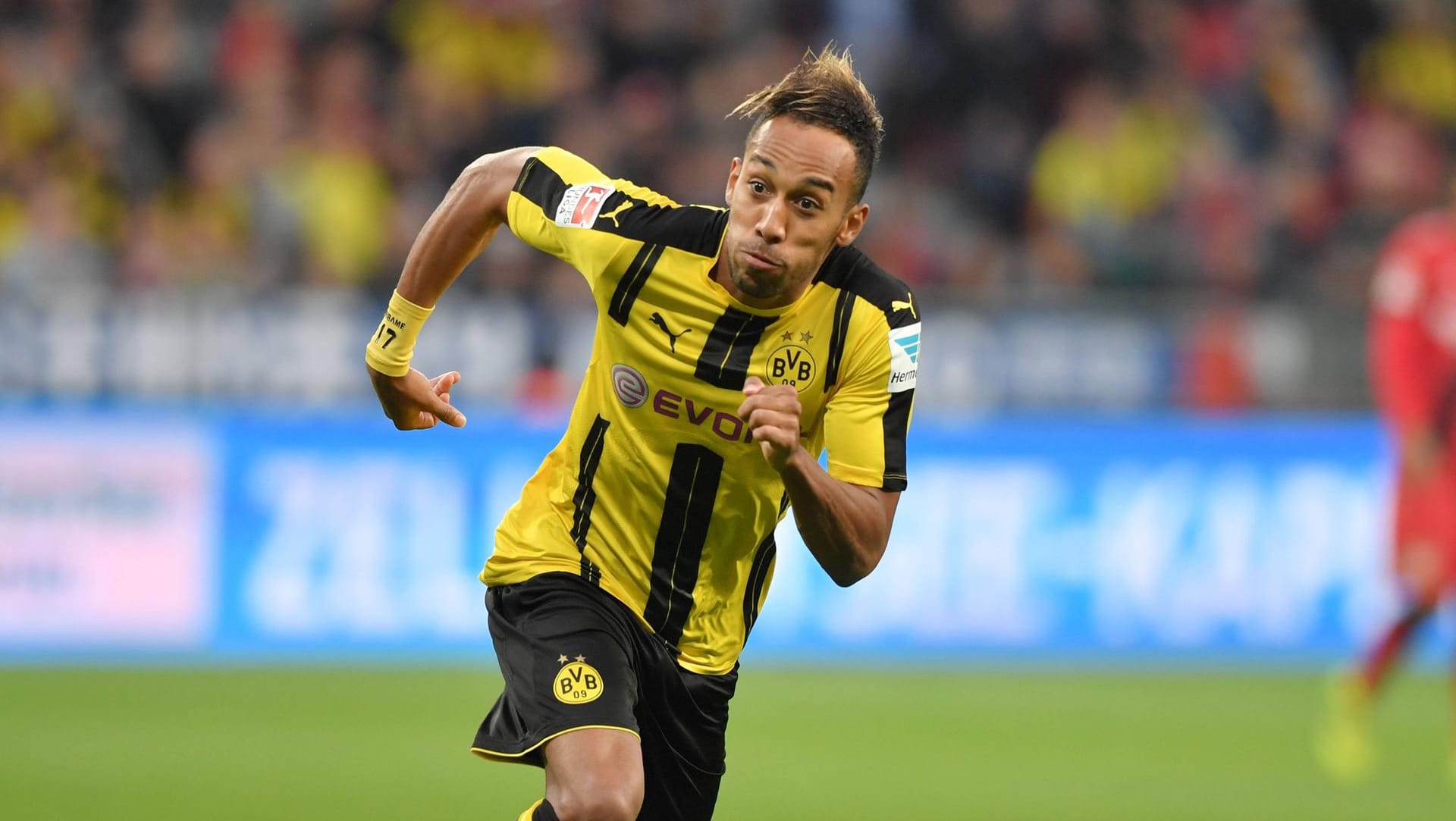 Voll fokussiert und immer mit hoher Geschwindigkeit unterwegs: Pierre-Emerick Aubameyang. Voll fokussiert und immer mit hoher Geschwindigkeit unterwegs: Pierre-Emerick Aubameyang.