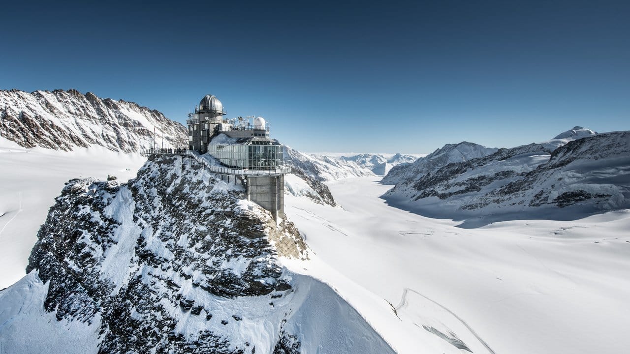 Vom Sphinx-Observatorium auf dem Jungfraujoch geht der Blick über den Aletsch-Gletscher.