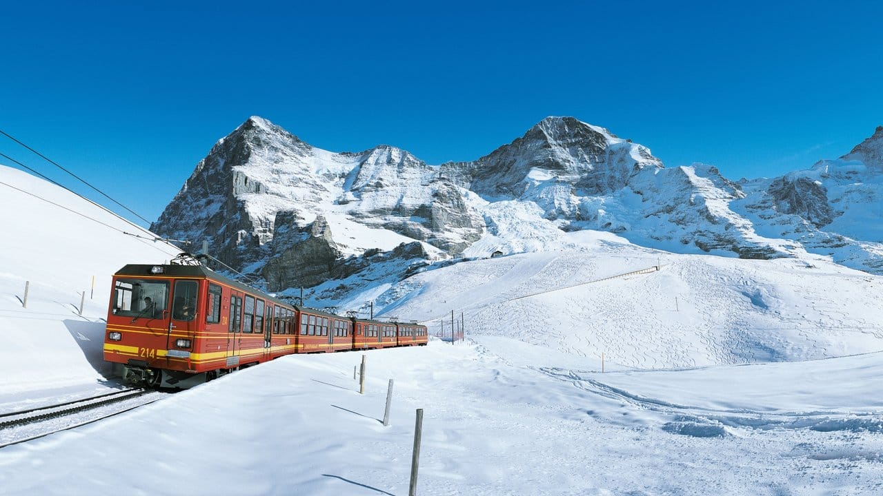 Europas höchster Bahnhof: Auf das Jungfraujoch geht es mit dem Zug bis 3454 Meter über dem Meer.