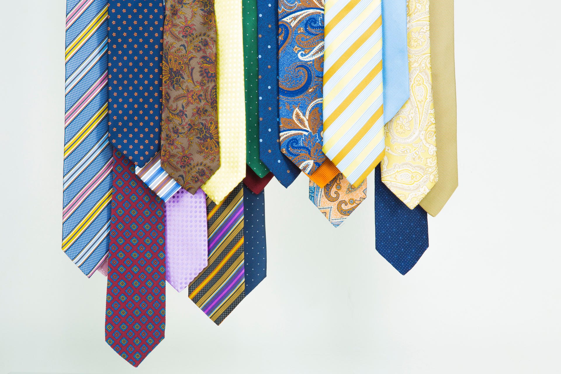 Kunterbunte Krawatten-Muster tragen entweder Exzentriker oder stillose Modebanausen.