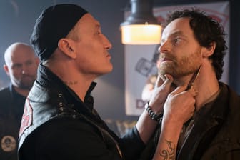 "Tatort: Zahltag": Kommissar Faber (Jörg Hartmann) provoziert einen Rocker, da zückt der natürlich sein Taschenmesser.