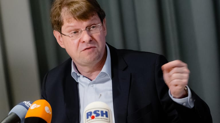 Der stellvertretende Vorsitzende der SPD, Ralf Stegner, sieht in der AfD einen Fall für den Verfassungsschutz.