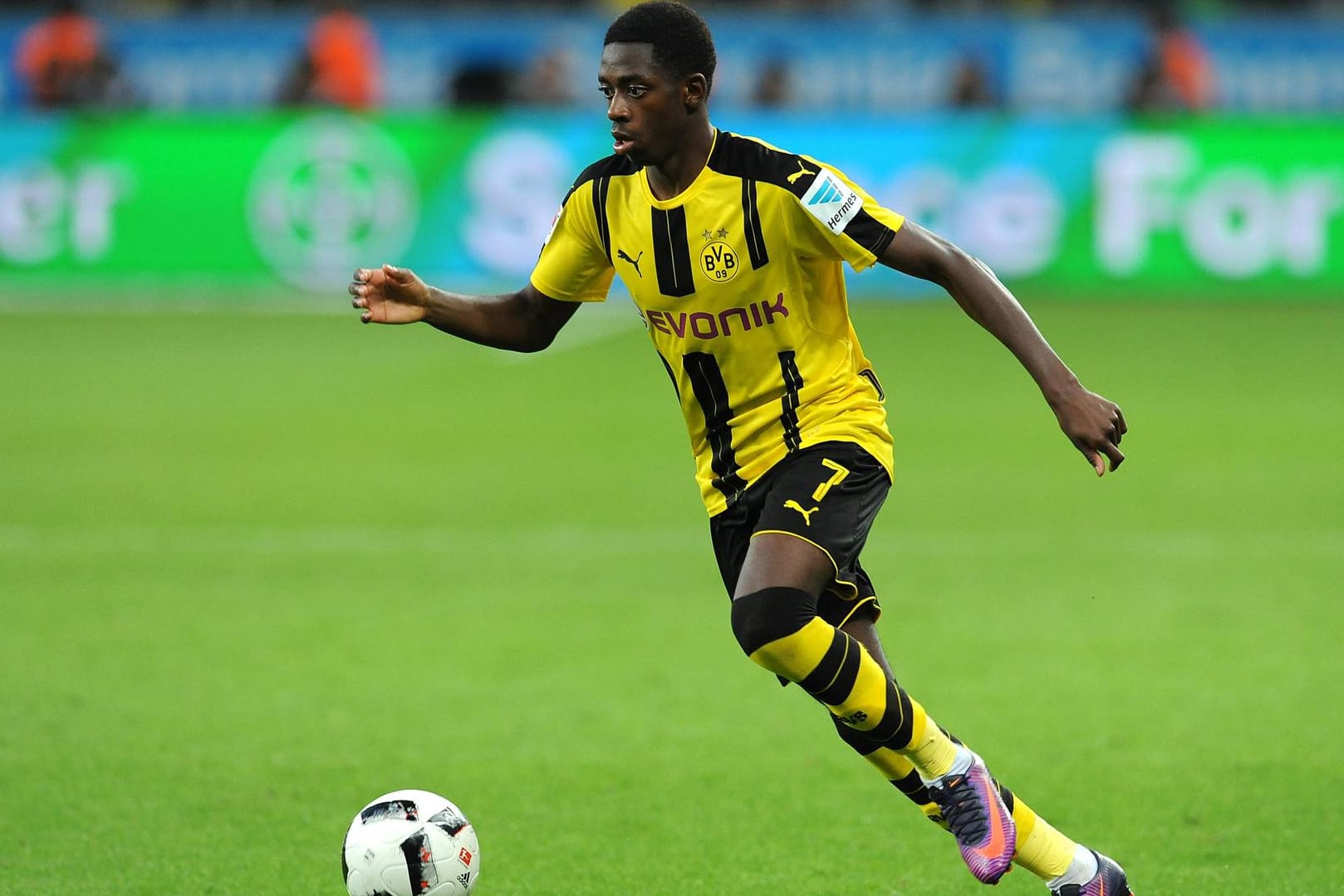 Begehrt: Der Dortmunder Ousmane Dembele bringt sich angeblich beim FC Barcelona ins Gespräch.