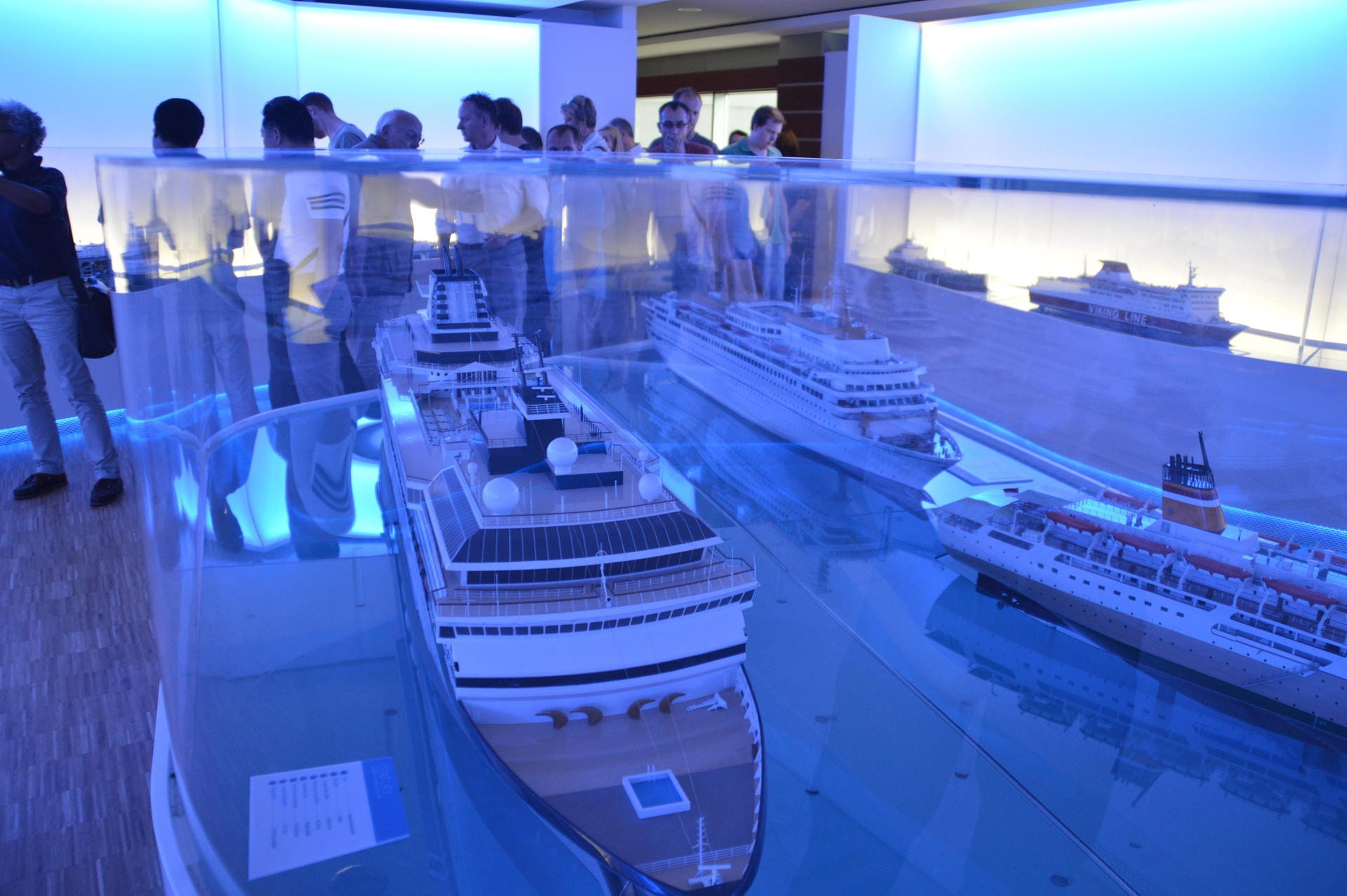 Schiffsmodelle im Besucherzentrum der Meyer Werft. Besucherzentrum der Meyer Werft.