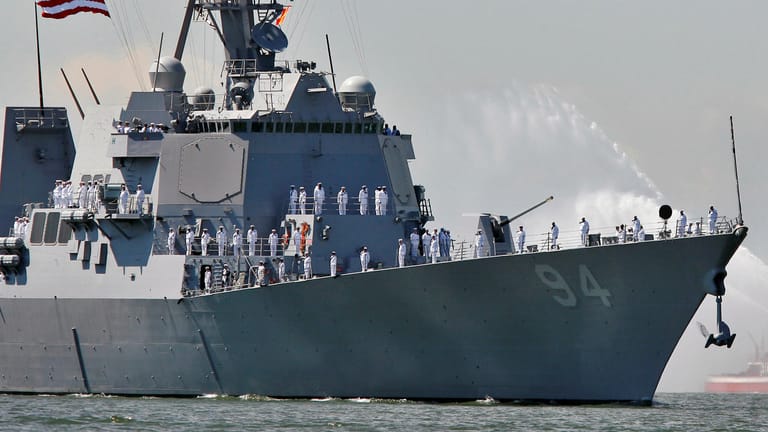 Die "USS Nitze", hier im Hafen von New York, feuerte auf Stellungen im Jemen.