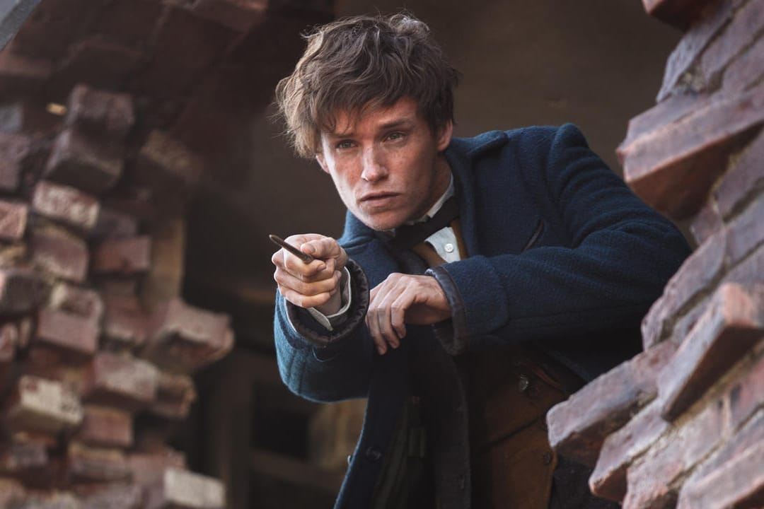 Eddie Redmayne wird in den kommenden Jahren noch vier weitere Male in die Rolle von Newt Scamander schlüpfen.