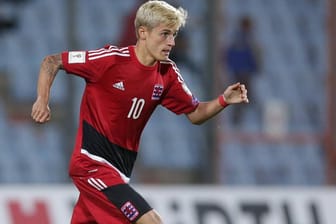 Vincent Thill im Trikot der luxemburgischen Nationalmannschaft während der Qualifikation zur WM 2018 gegen Schweden.