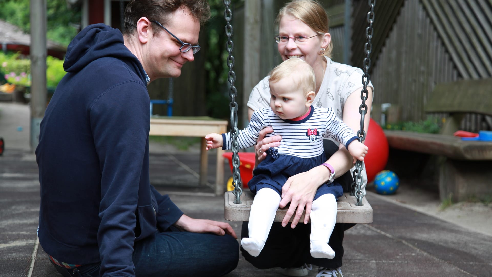 Mama, Papa, Kind - ein vertrautes Bild einer normalen Familie - oder doch nicht?