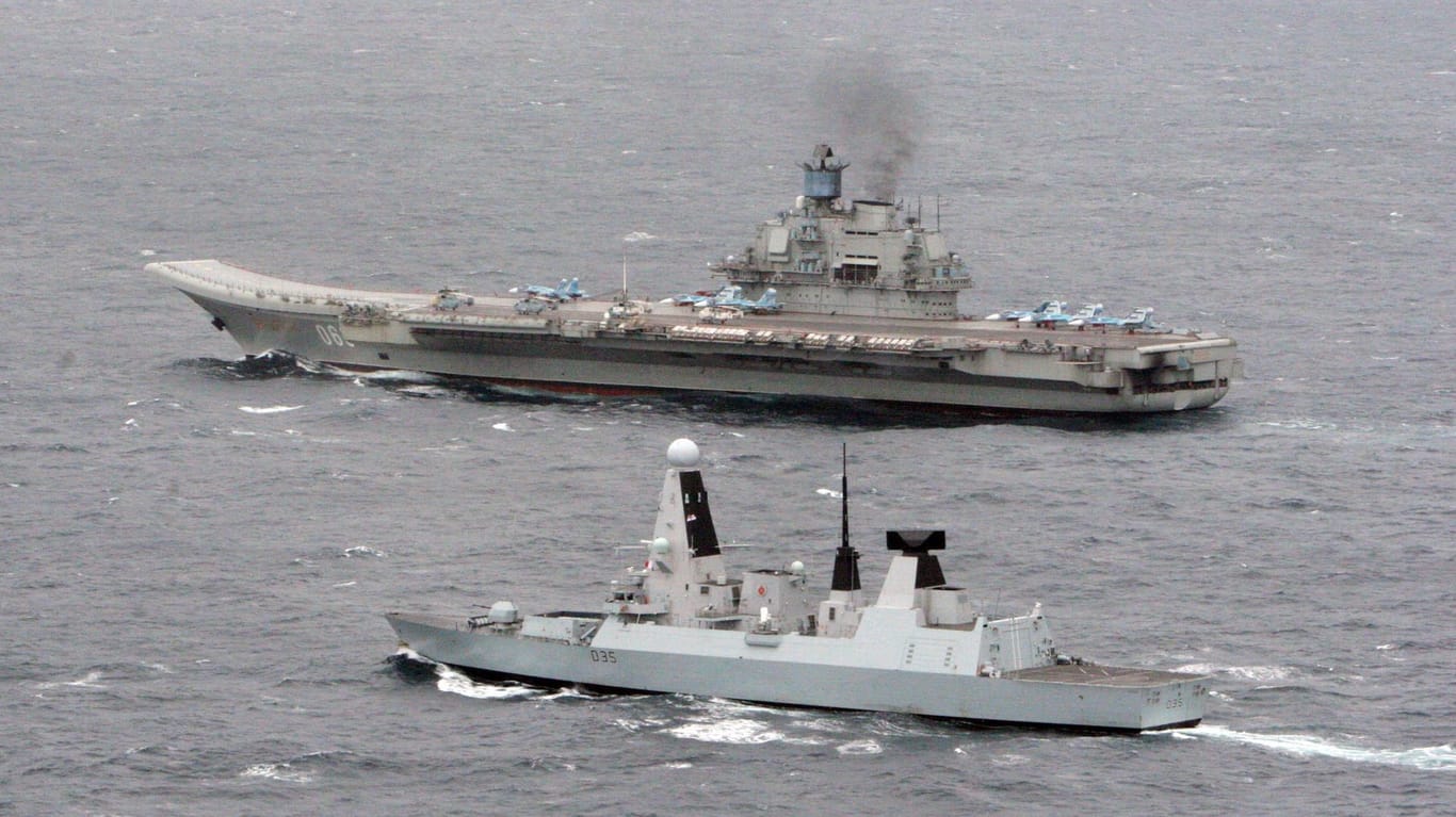 Der russische Flugzeugträger "Admiral Kusnezow" ist auf dem Weg ins Mittelmeer, um die Luftangriffe in Syrien zu unterstützen.