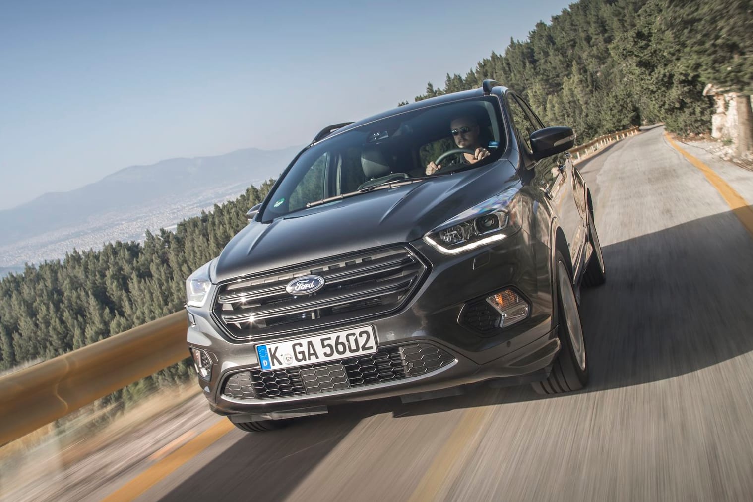 Ford Kuga Facelift: Beliebtes SUV wurde überarbeitet.