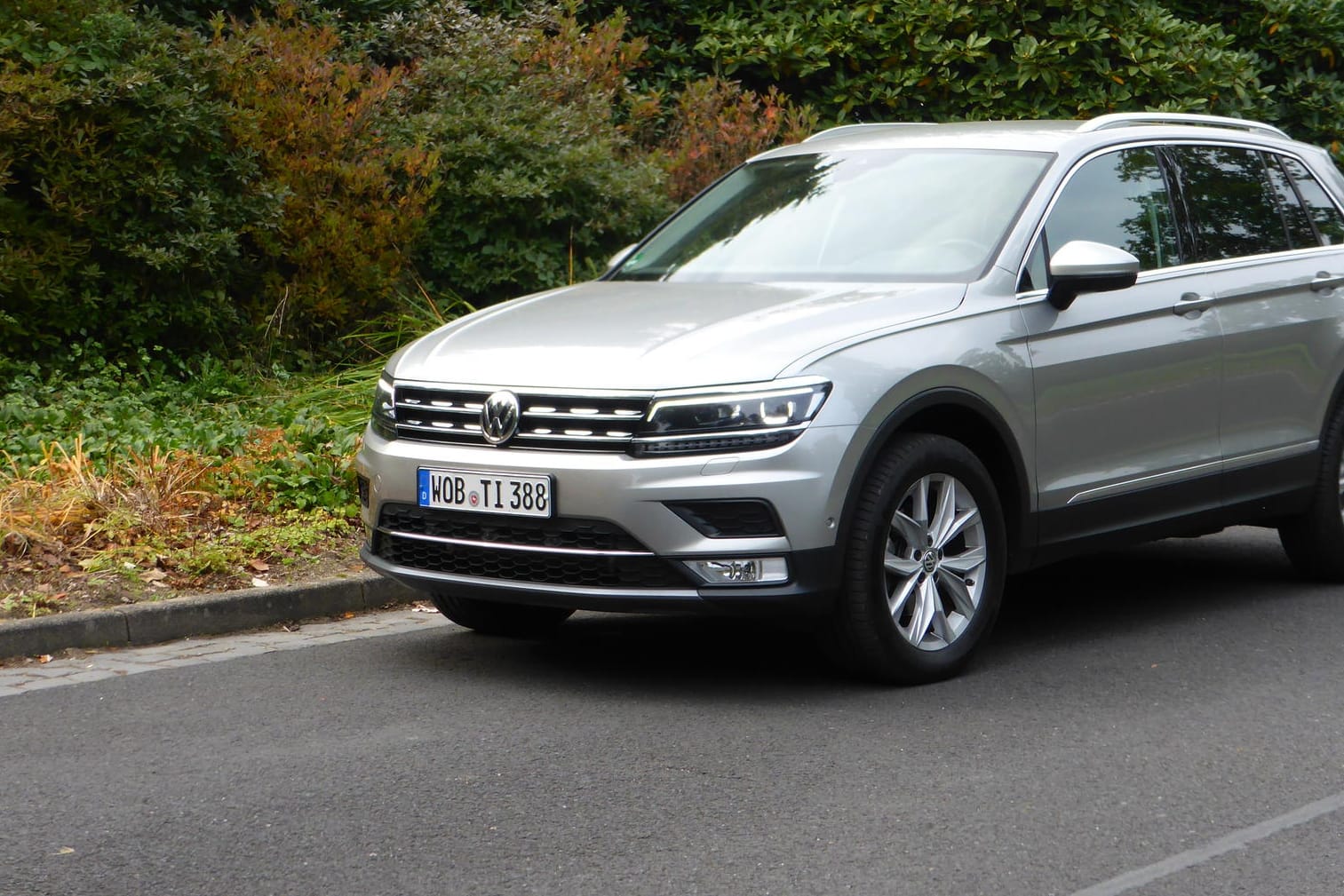 Der VW Tiguan zeigt klare Kante.