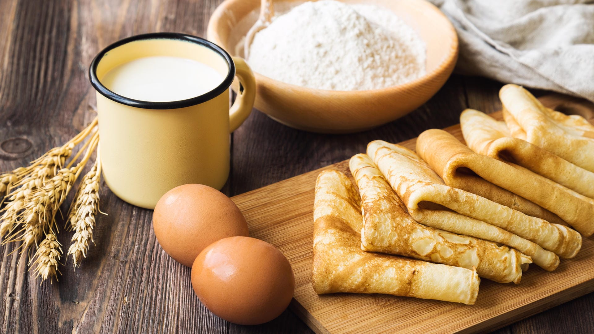 Neben klassischem Weizenmehl lassen sich Pfannkuchen mit vielen anderen Mehlsorten herstellen.