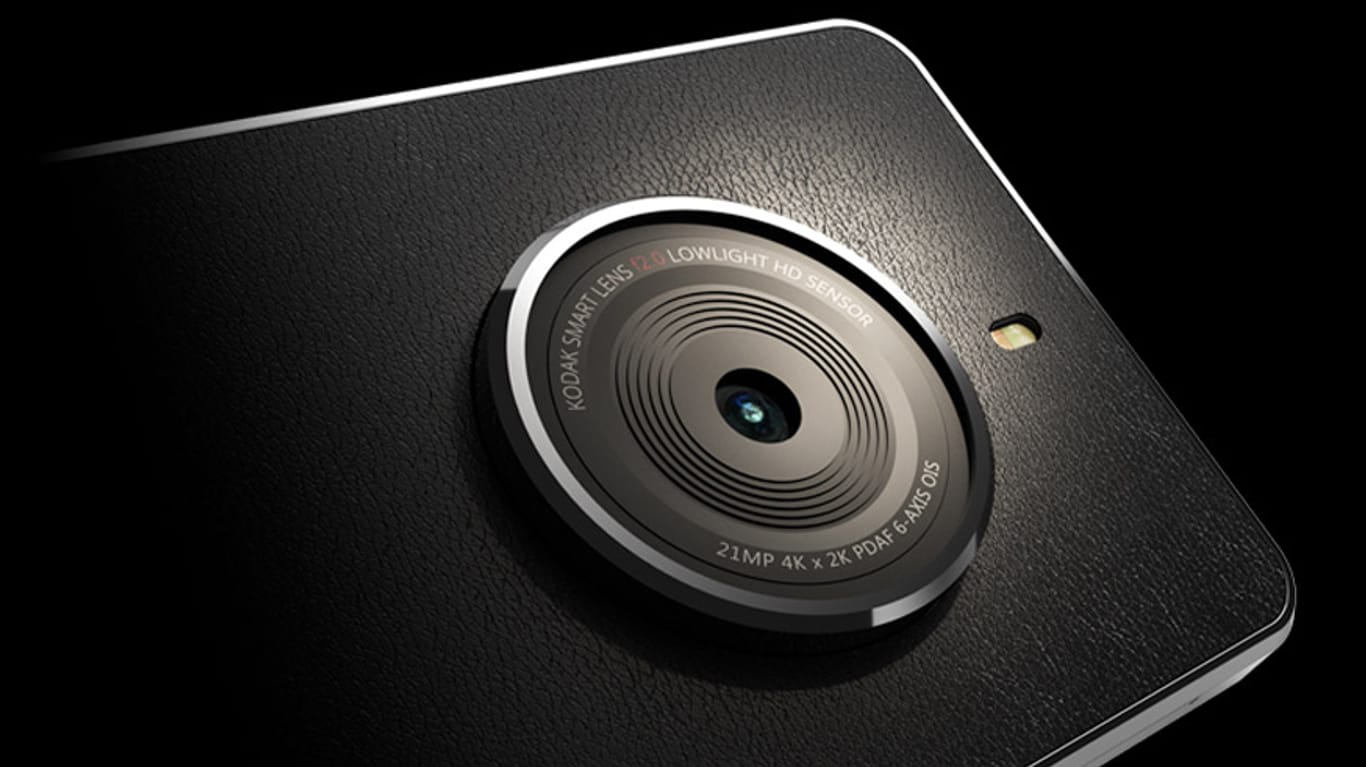 Das Kodak Ektra hebt sich durch sein Retro-Design von anderen Smartphones ab.