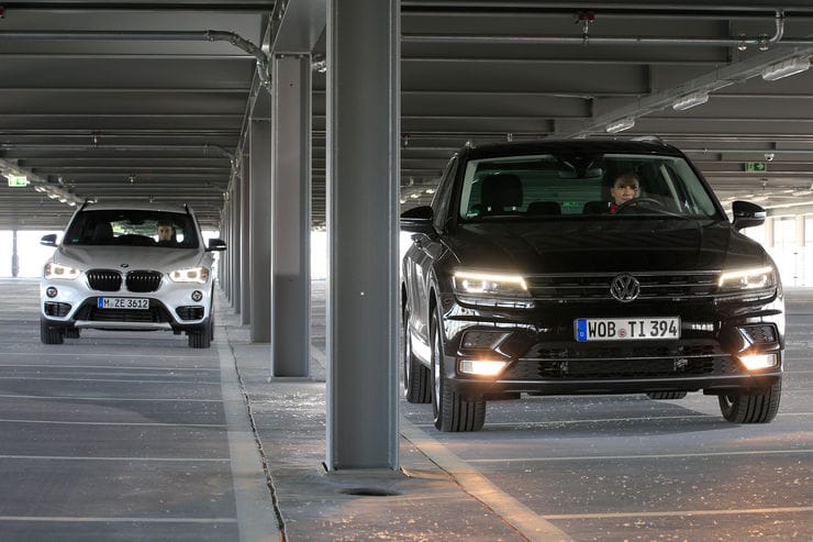 Im Test treffen der BMW X1 und der VW Tiguan aufeinander.