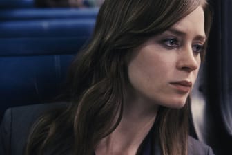 Voyeurismus und Sehnsucht: Rachel (Emily Blunt) träumt sich in "Girl on the Train" in fremde Leben.
