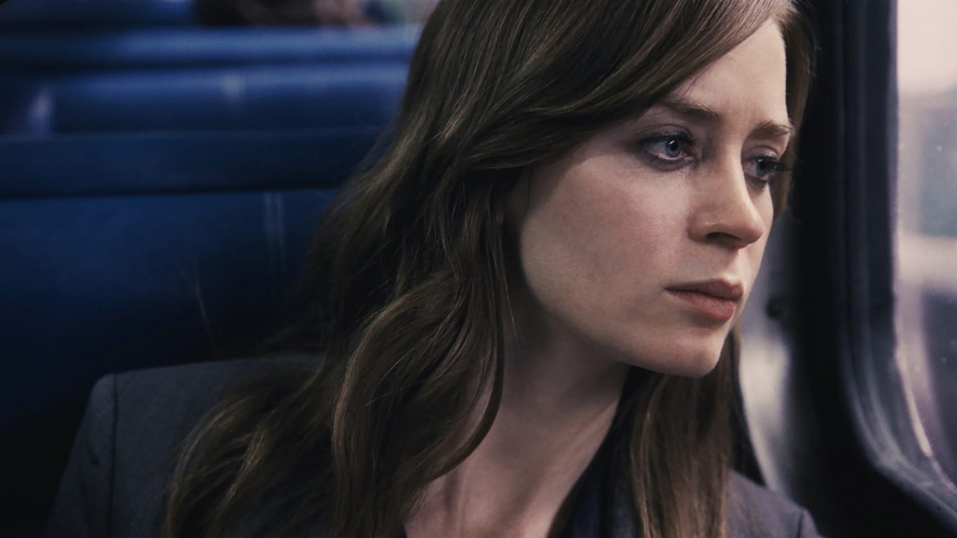 Voyeurismus und Sehnsucht: Rachel (Emily Blunt) träumt sich in "Girl on the Train" in fremde Leben.