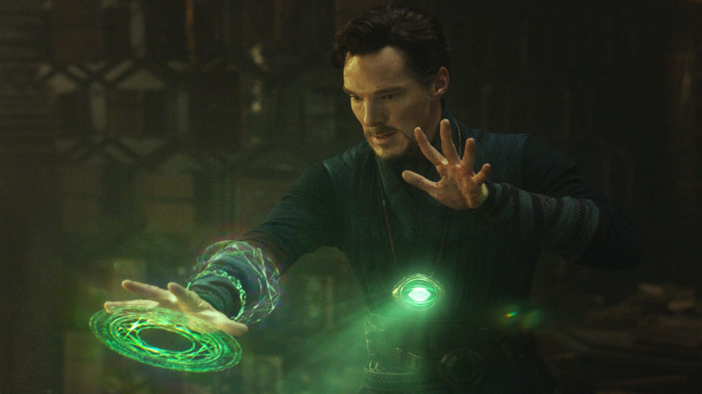 Stephen Strange (Benedict Cumberbatch) hat seinen Zauberkasten geöffnet.