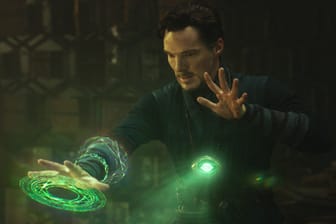 Stephen Strange (Benedict Cumberbatch) hat seinen Zauberkasten geöffnet.