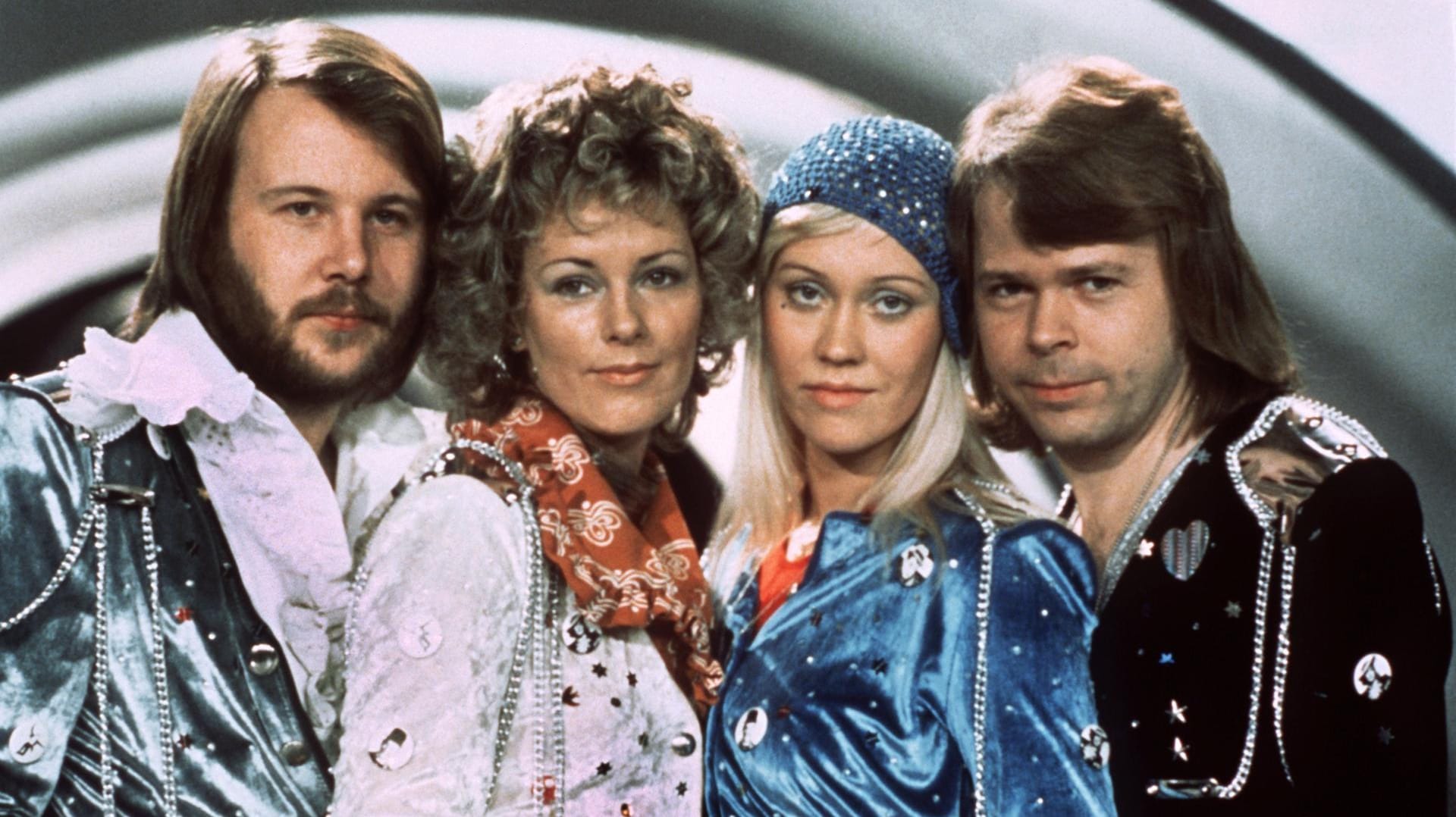 Benny Andersson (l-r), Annafrid Lyngstad, Agnetha Fältskog und Björn Ulvaeus beim Grand Prix d'Eurovision de la Chanson im Jahr 1974.