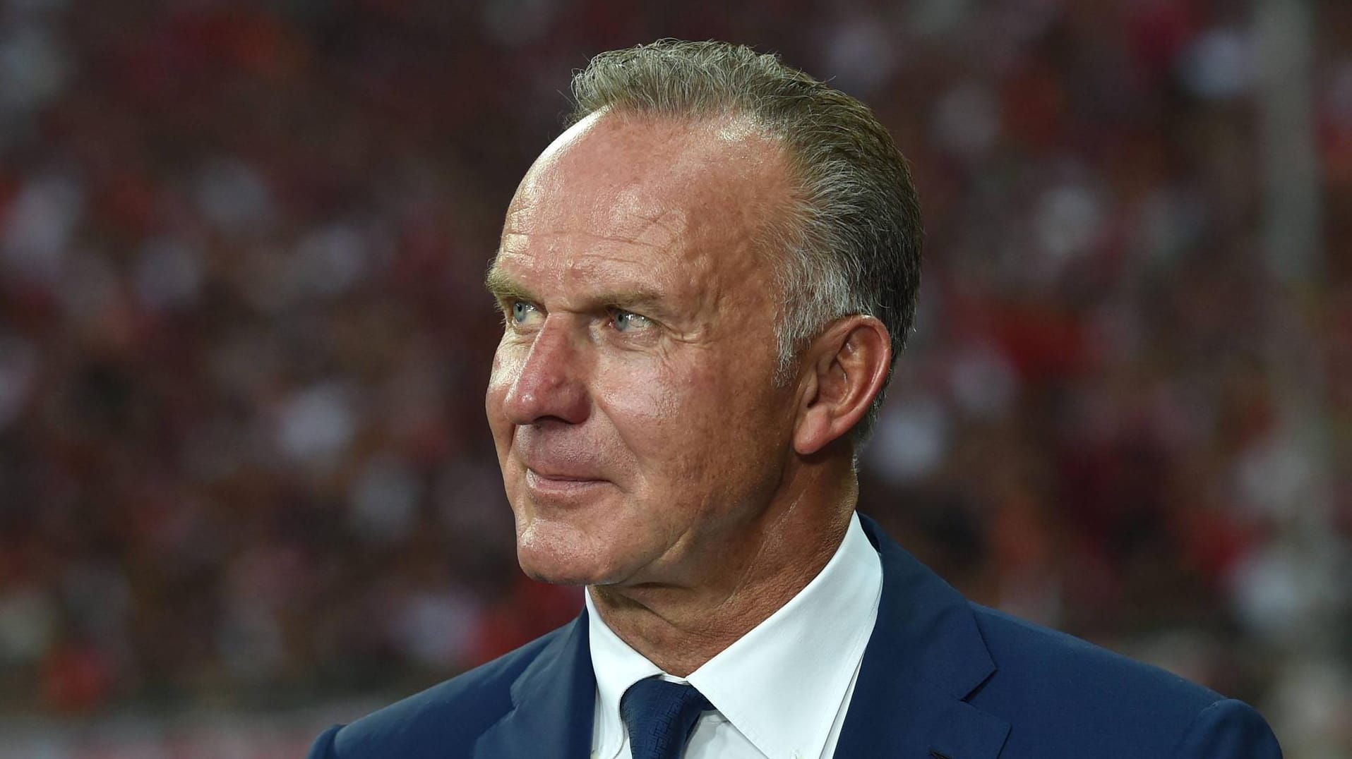 Karl-Heinz Rummenigge zeigt sich zuverischtlich, dass dem FC Bayern eine vorzeitige Vertragsverlängerung mit Top-Stürmer Robert Lewandowski gelingt.