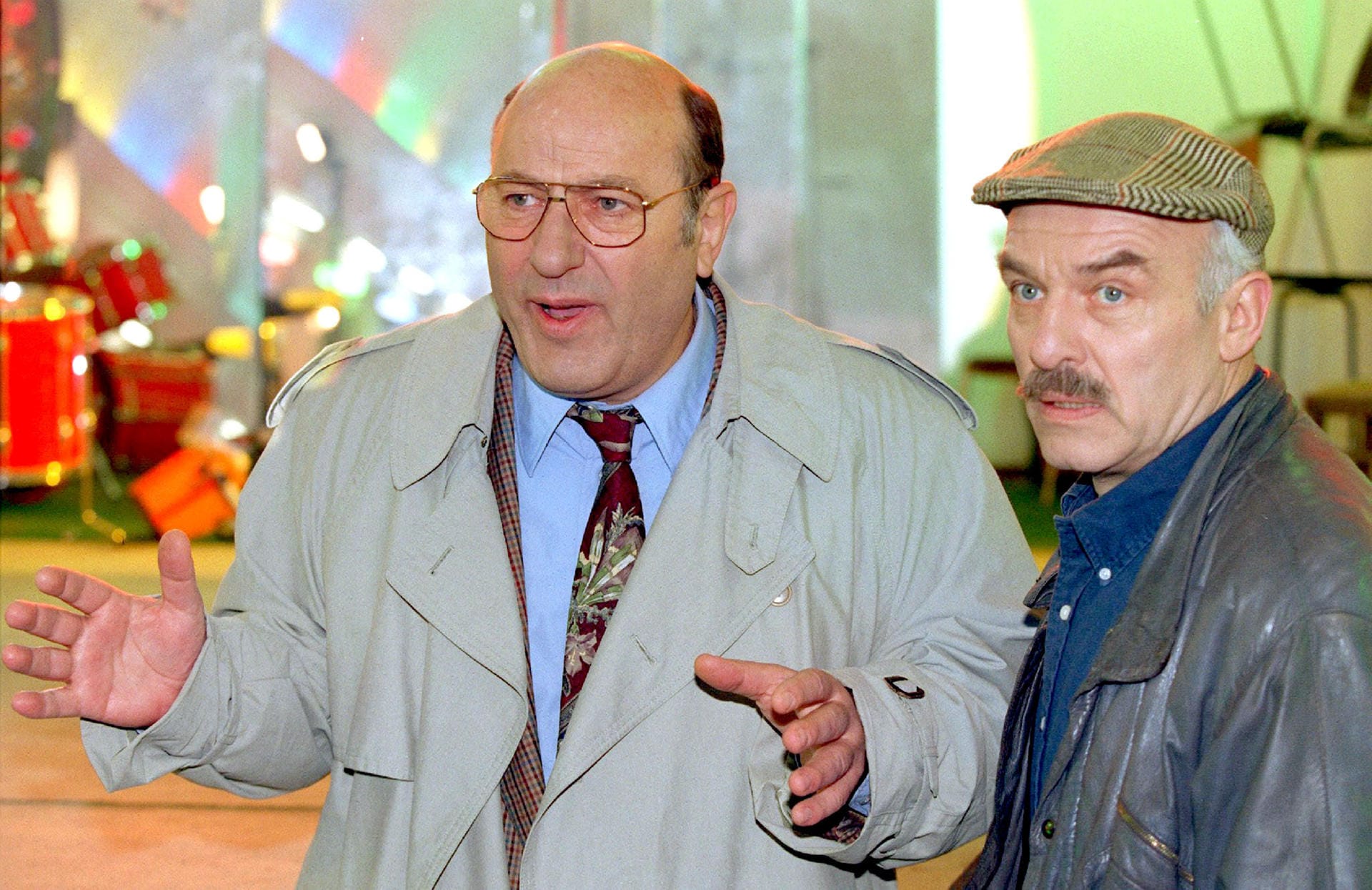 Auch als "Tatort"-Ermittler Paul Stoever spielte er sich in die Herzen der Zuschauer. Von 1984 bis 2001 mimte er in insgesamt 41 Folgen den Hamburger Ermittler, seit 1986 mit Charles Brauer alias Peter Brockmöller an seiner Seite.
