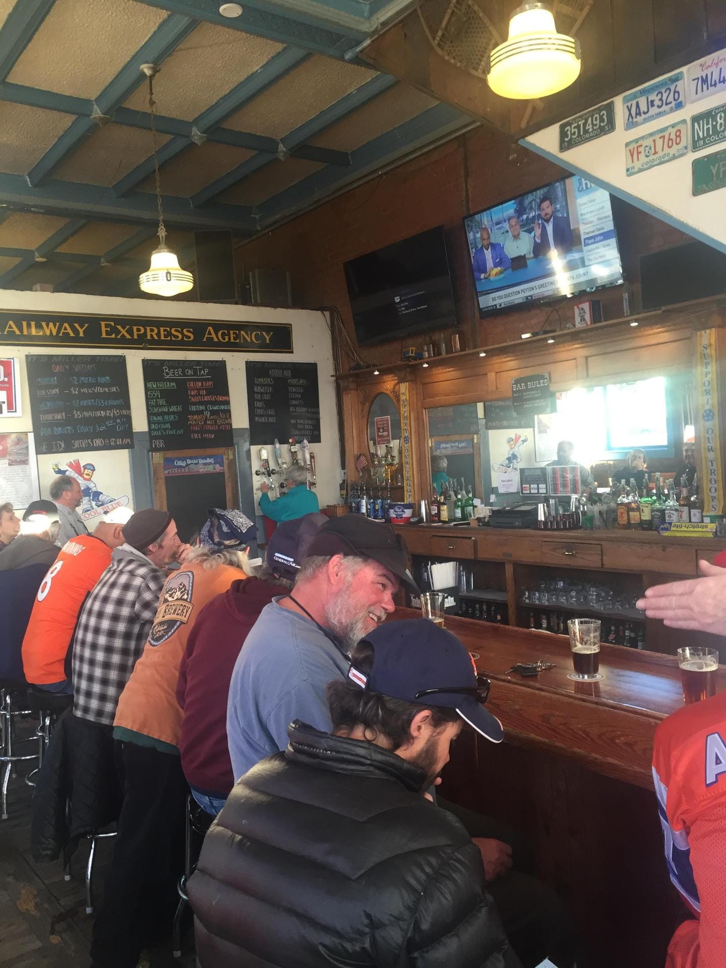 Apès-Ski mit Wild-West-Touch: In Leadville trifft man sich nach der Piste in der Bar.
