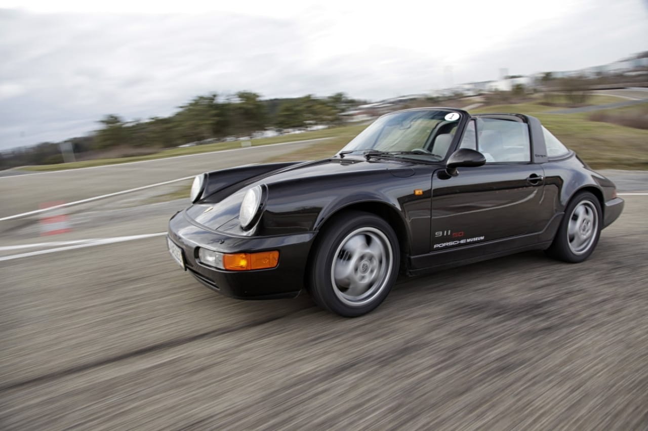 "Focus Online" hat gemeinsam mit dem Onlineportal „Mobile.de“ die Wertentwicklung von Old- und Youngtimern von 2011 bis heute ermittelt. Modelle von Porsche weisen ordentliche Gewinne auf. Der Porsche 964 stieg um 78,1 Prozent.