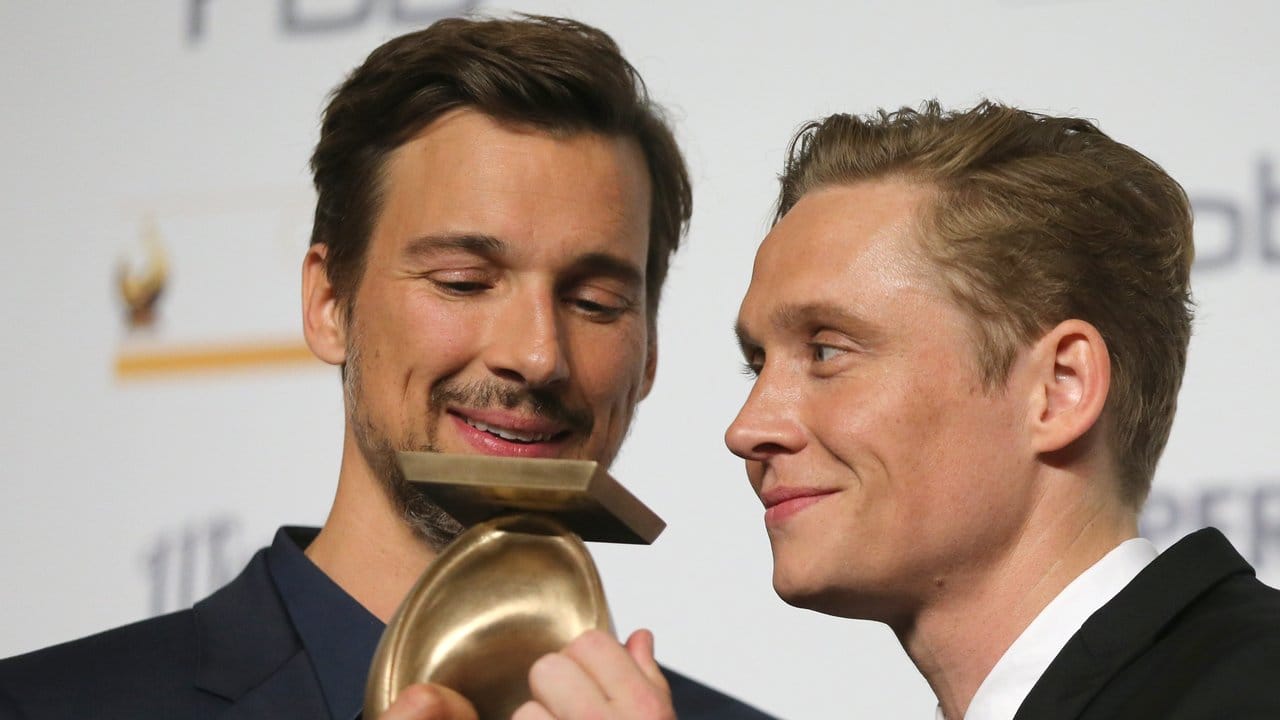 Die Schauspieler Florian David Fitz (l) und Matthias Schweighöfer sahnten die "Goldene Henne" in der Kategorie Schauspiel ab.