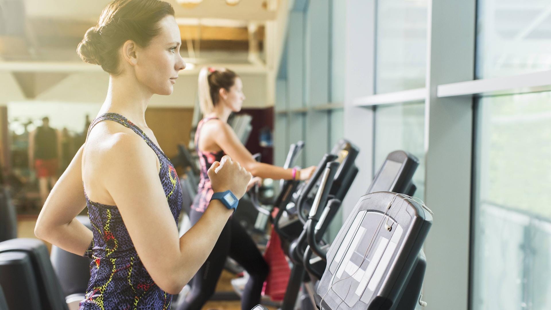 Das Laufband im Fitnesscenter ist eine ideale Alternative in der kalten Jahreszeit.