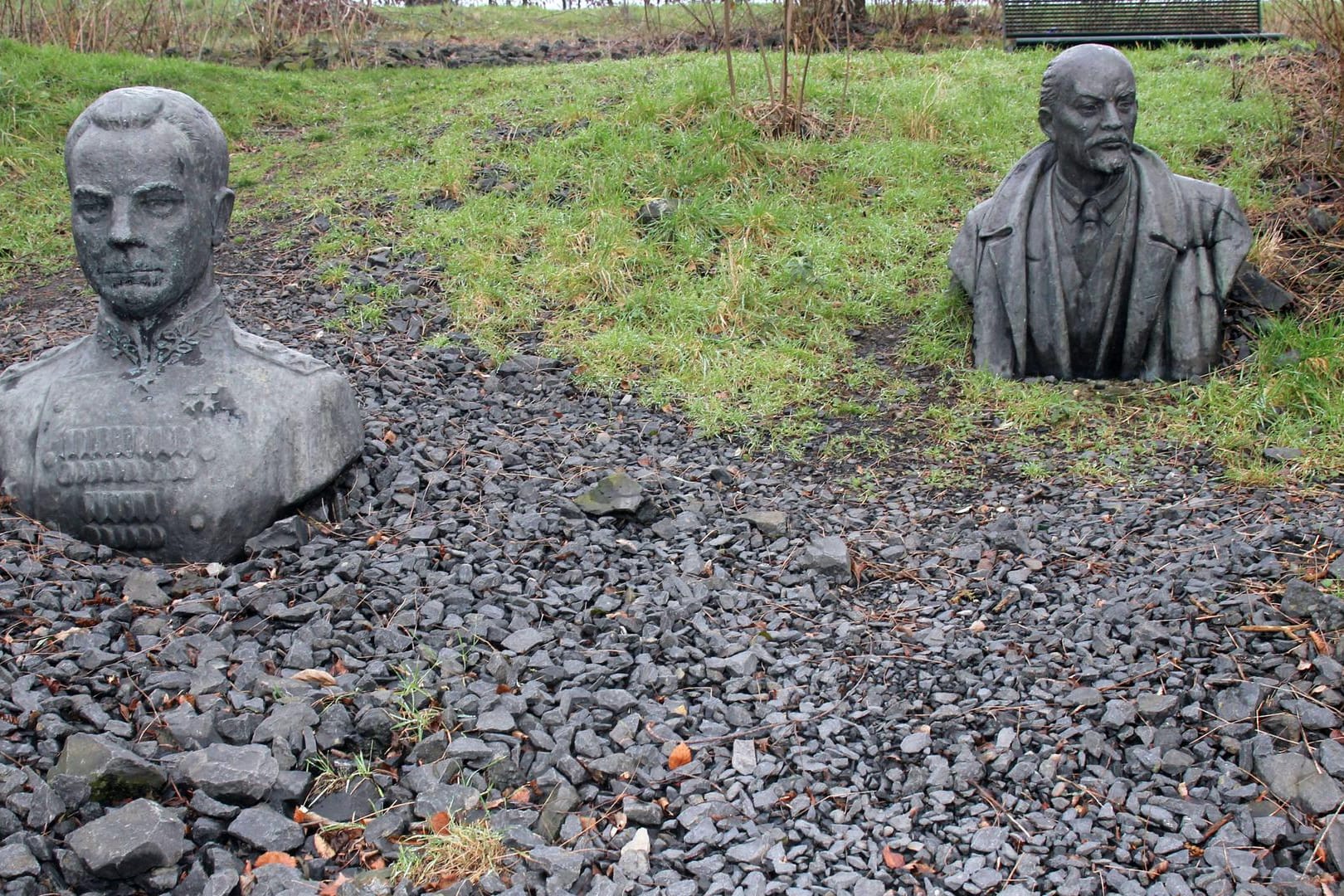 Skulpturen in der Kommunistenkurve im Seepark Lünen.