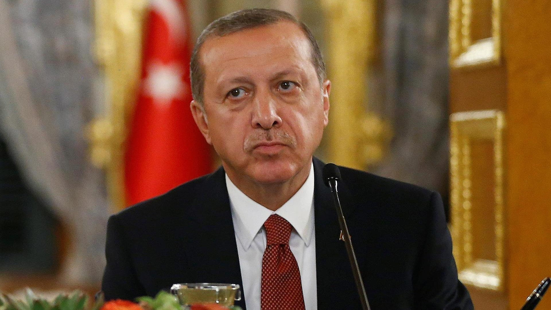 Recep Tayyip Erdogan ist jedes Mittel recht: Nach dem gescheiterten Putschversuch geht die türkische Regierung weiter mit voller Härte gegen Oppositionelle vor. Recep Tayyip Erdogan ist jedes Mittel recht: Nach dem gescheiterten Putschversuch geht die türkische Regierung weiter mit voller Härte gegen Oppositionelle vor.