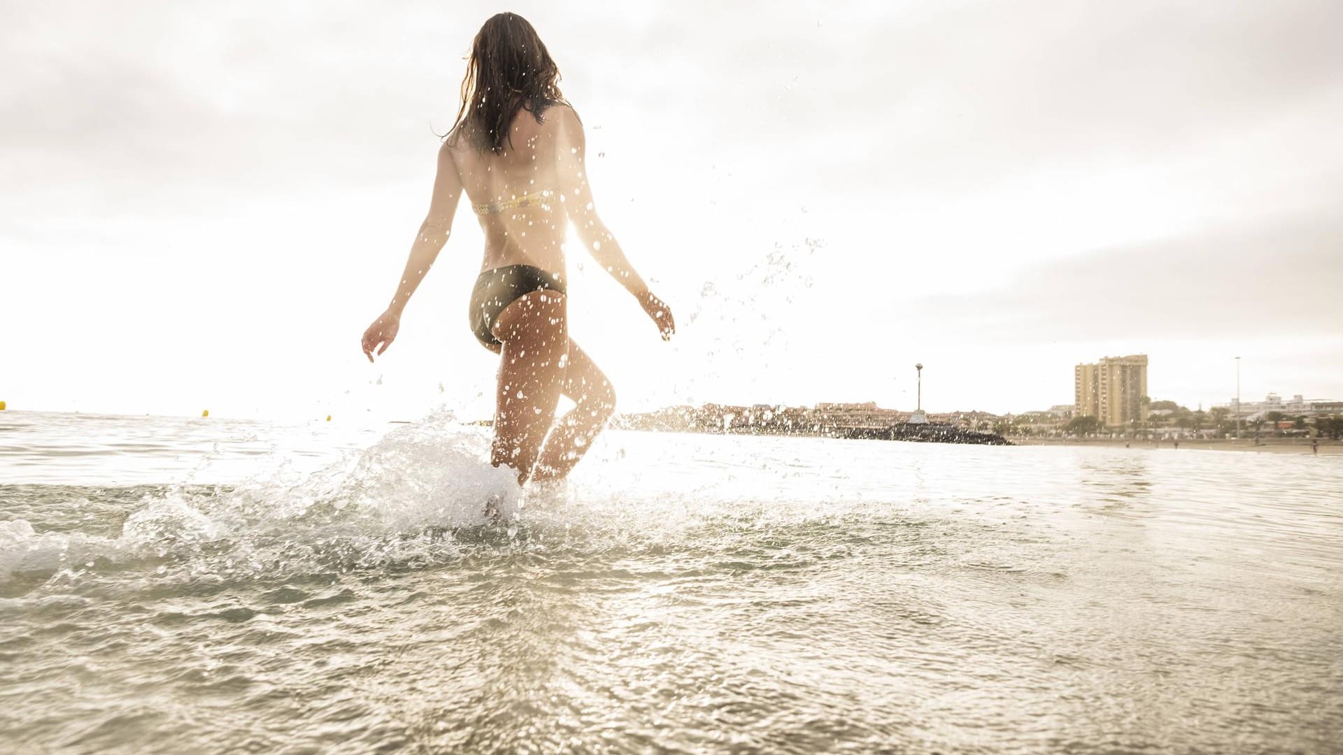 Das Meer vor Sydney lädt zum Baden ein