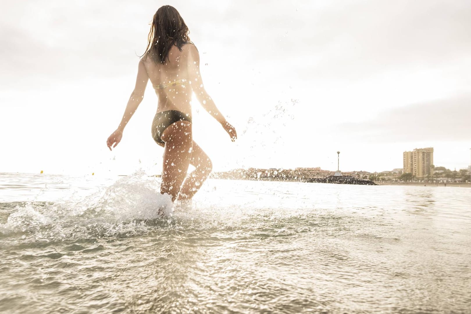 Das Meer vor Sydney lädt zum Baden ein